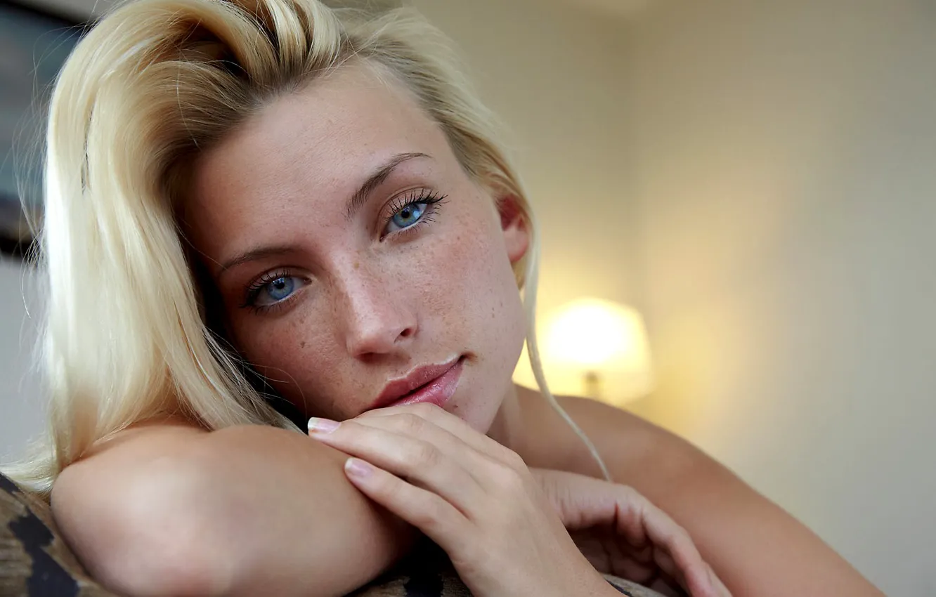 Фото обои girl, blue eyes, photos, model, lips, face, blond, portrait