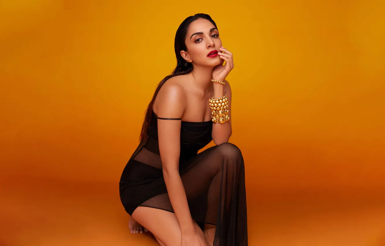 Фото обои Black dress, Kiara Advani, Indian actress, Orange background