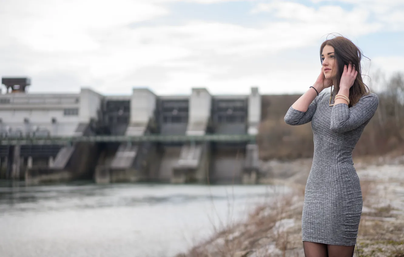 Фото обои девушка, лицо, ветер, волосы, платье, Alexandra