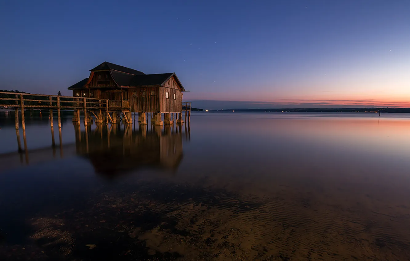 Фото обои закат, озеро, дом, Германия, фотограф, пирс, Michael Boehmlaender