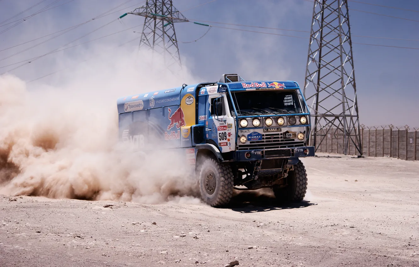 Фото обои песок, забор, скорость, пыль, мастер, вышка, грузовик, rally