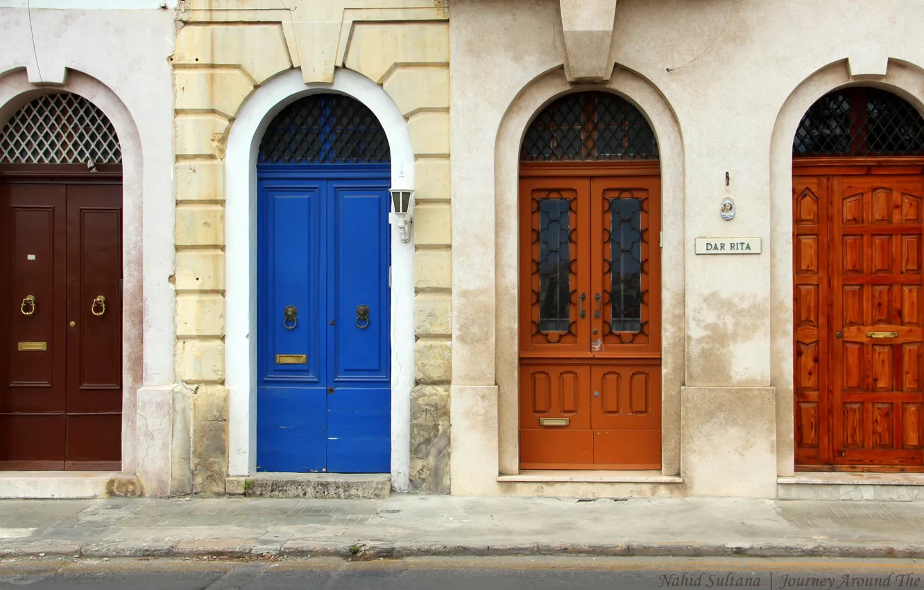 Фото обои город, улица, двери, colorful doors of Malta