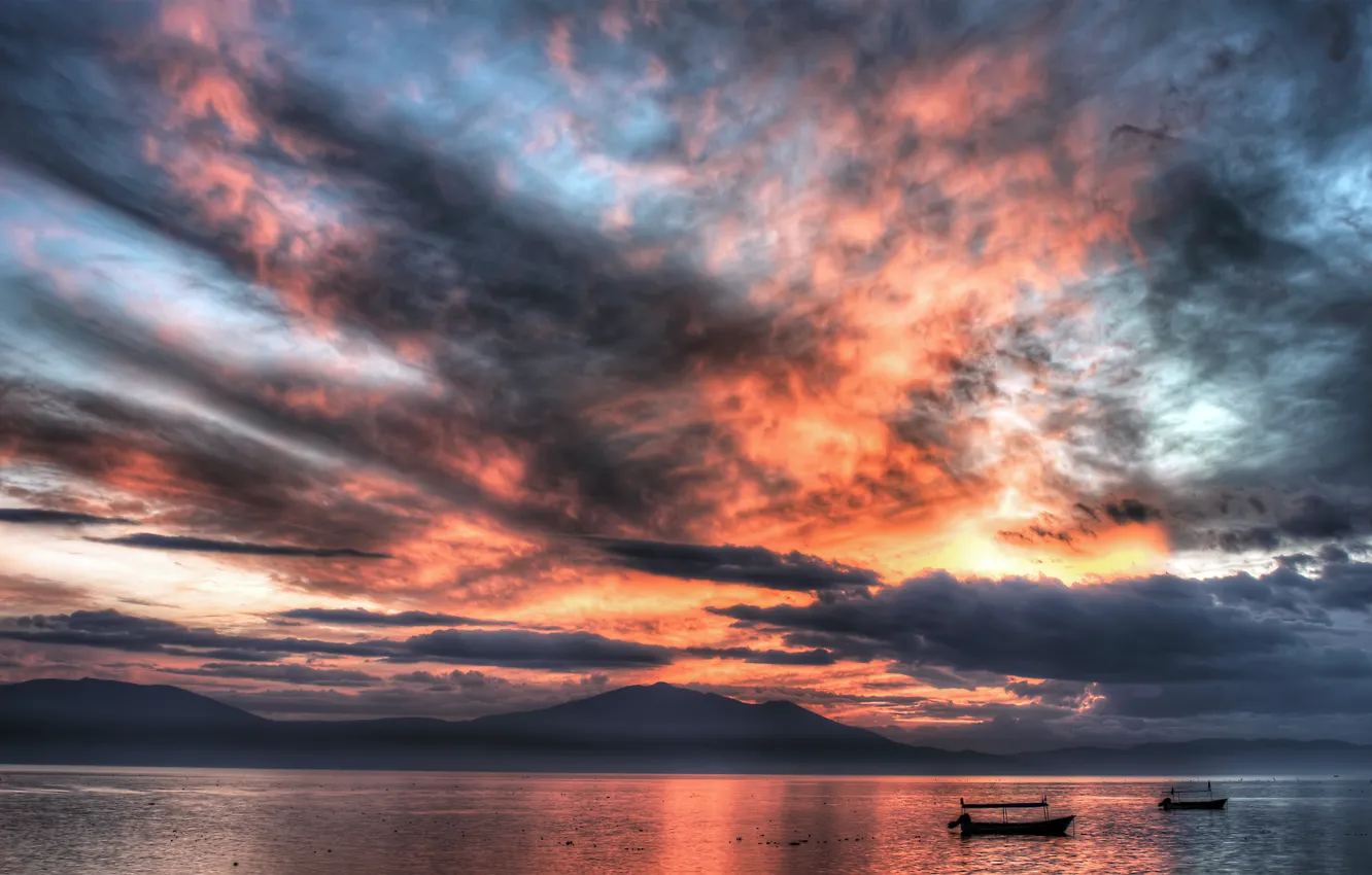 Фото обои море, небо, вода, облака, закат, лодки, Мексика