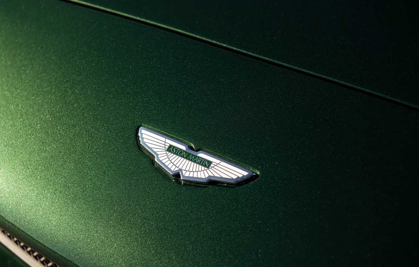 Фото обои Aston Martin, logo, badge, DB7, Aston Martin DB7 GT