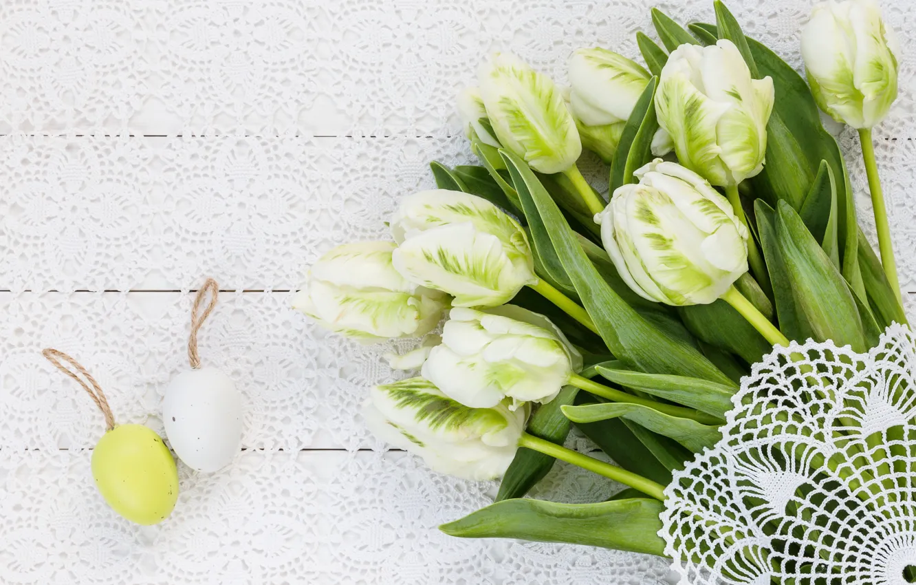 Фото обои цветы, яйца, букет, Пасха, тюльпаны, white, happy, wood
