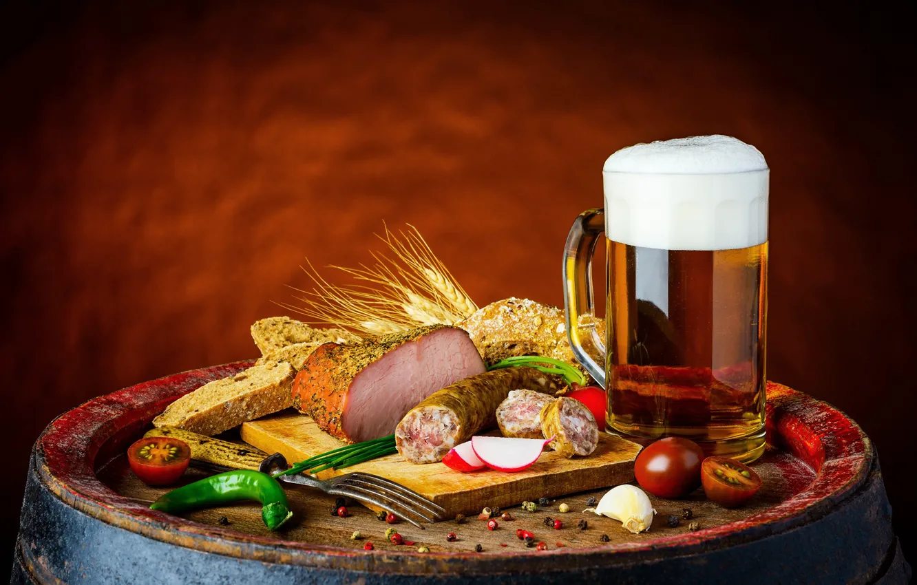 Фото обои пиво, перец, напиток, помидоры, колбаса, beer, ветчина, sausage