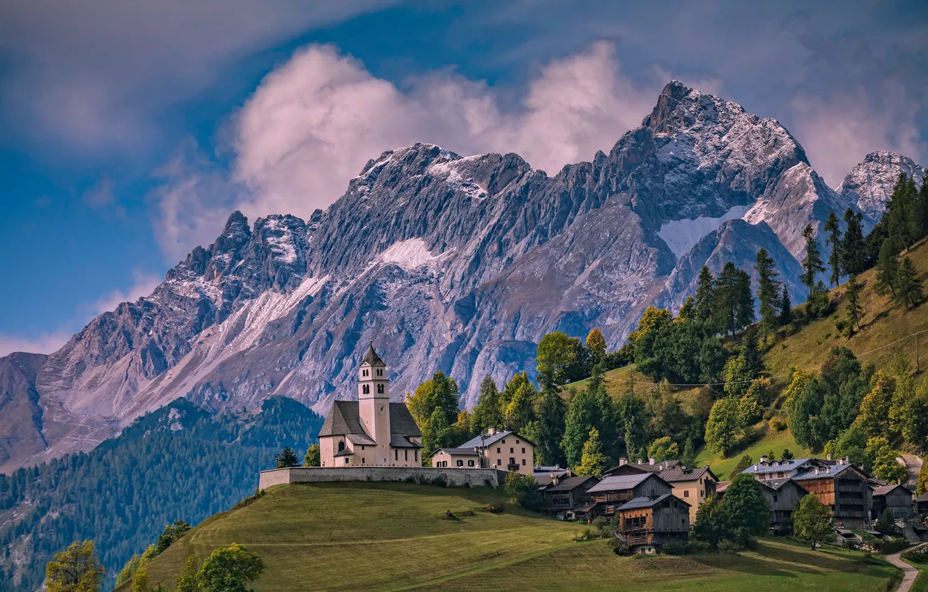 Фото обои деревья, горы, дома, склон, Италия, церковь, Italy, Доломитовые Альпы