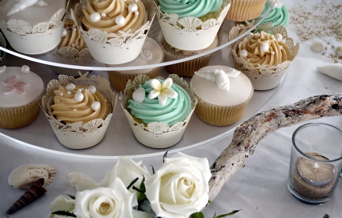 Фото обои праздник, розы, свеча, пирожное, белые, десерт, свадьба, декор