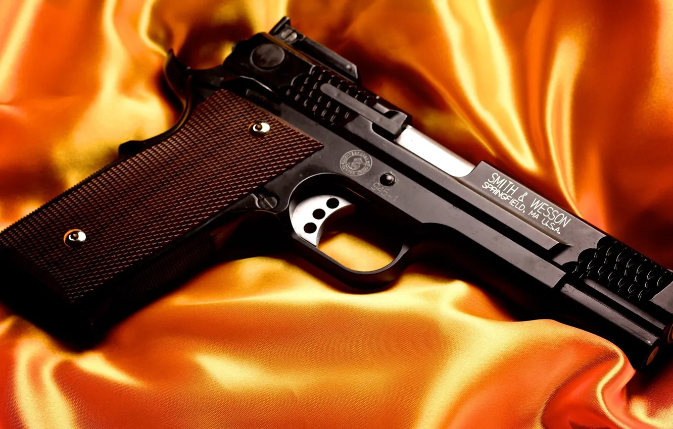 Фото обои пистолет, ткань, атлас, Smith & Wesson