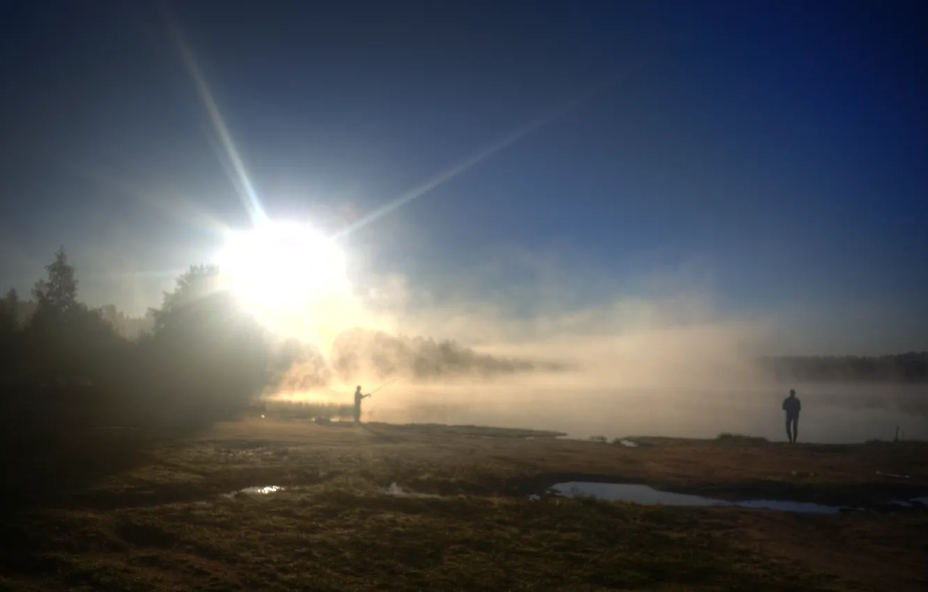 Фото обои солнце, деревья, озеро, настроение, рассвет, рыбак, Туман, утро