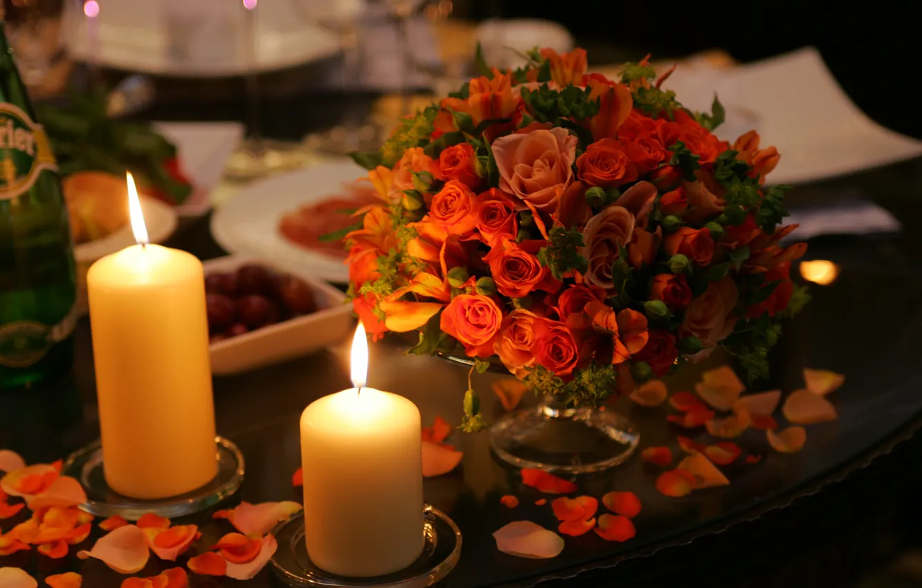 Фото обои розы, букет, свечи, сервировка