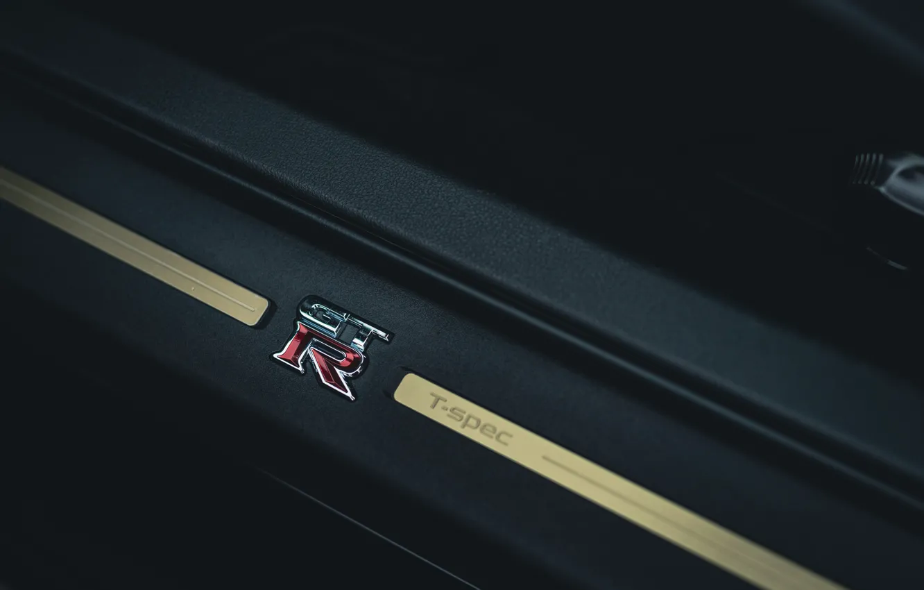 Фото обои logo, Nissan, GT-R, R35, badge, 2022, Nissan GT-R Premium Edition T-spec