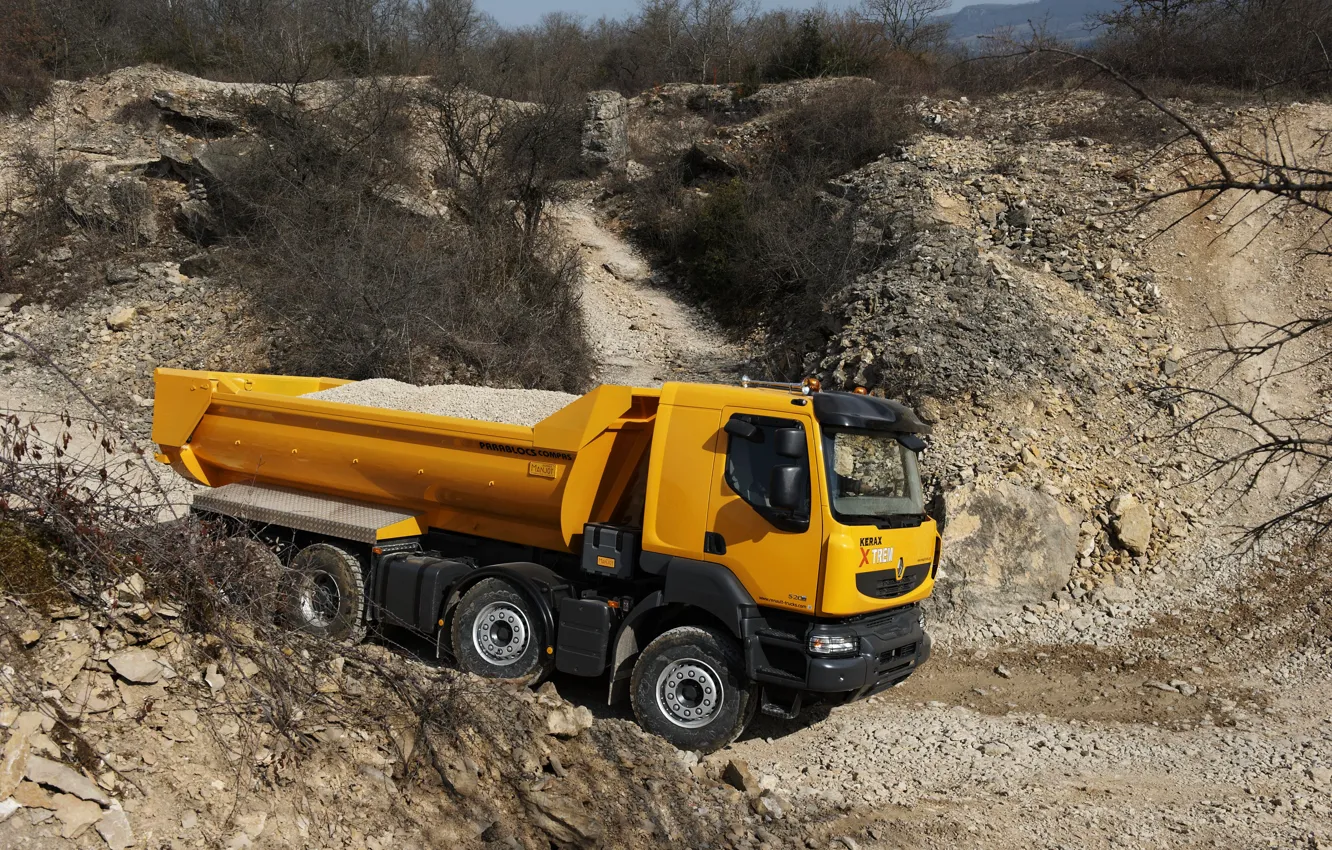 Фото обои песок, оранжевый, камни, земля, растительность, грузовик, Renault, овраг