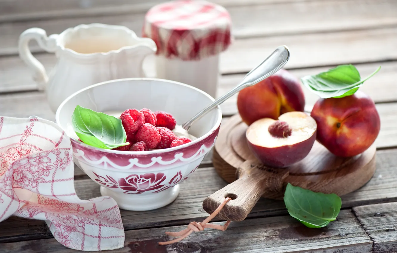 Фото обои ягоды, малина, завтрак, творог, нектарины