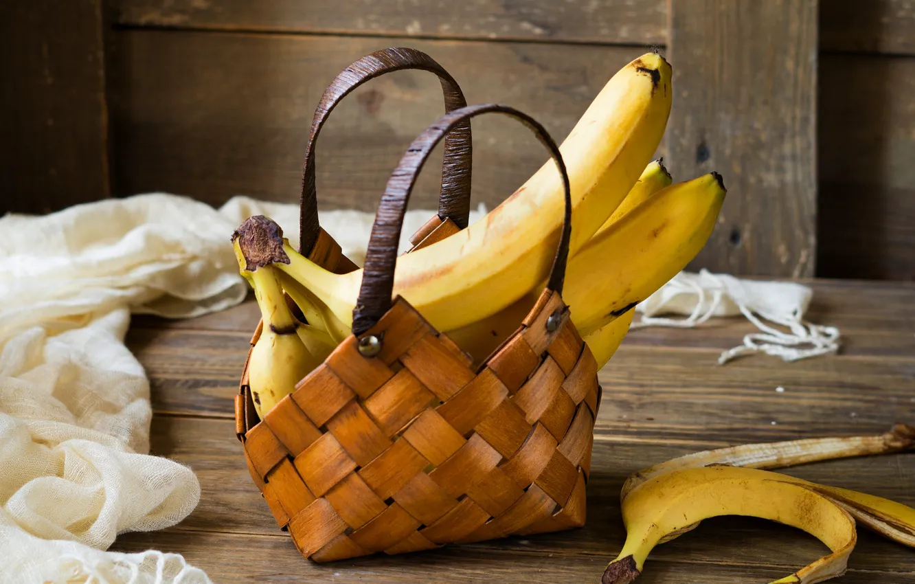 Фото обои доски, бананы, ткань, сумочка, фрукты, корзинка, кожура