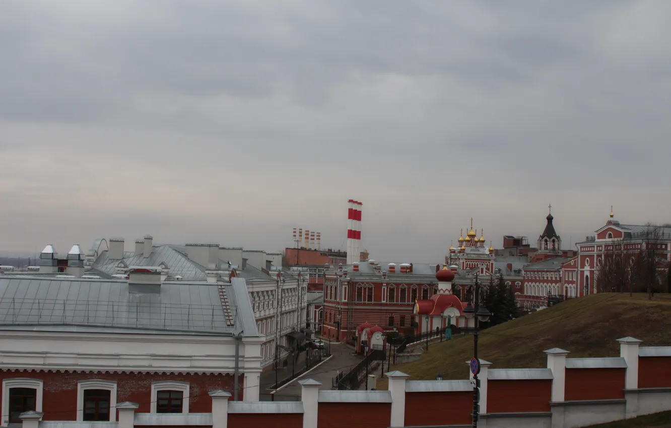 Фото обои небо, тучи, город, дождь, пасмурно, здания, весна, Россия