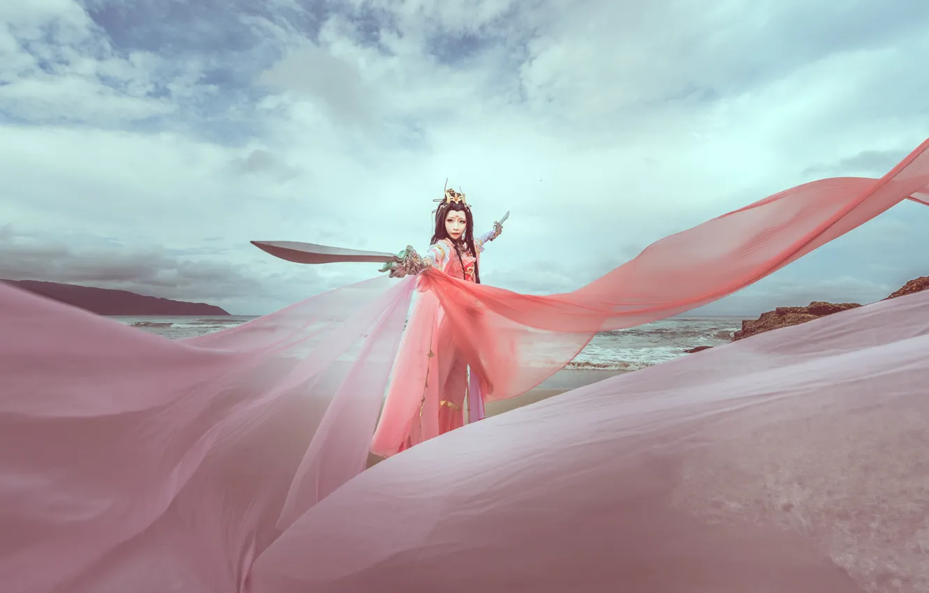 Фото обои море, небо, цвет, платье, ткань, азиатка, мечи