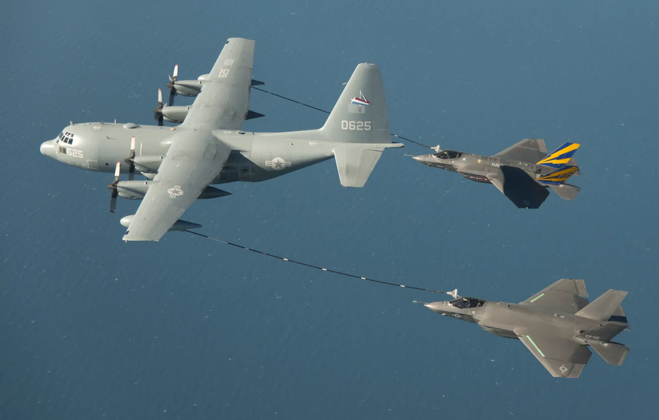 Фото обои океан, истребители, пара, в воздухе, Lockheed, Hercules, F-35C, tanker
