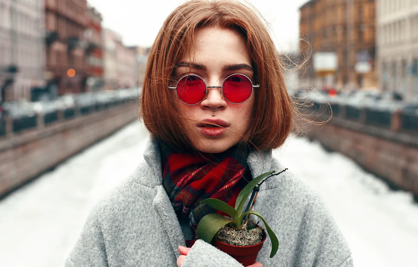 Фото обои цветок, девушка, портрет, пирсинг, очки, Roman Filippov