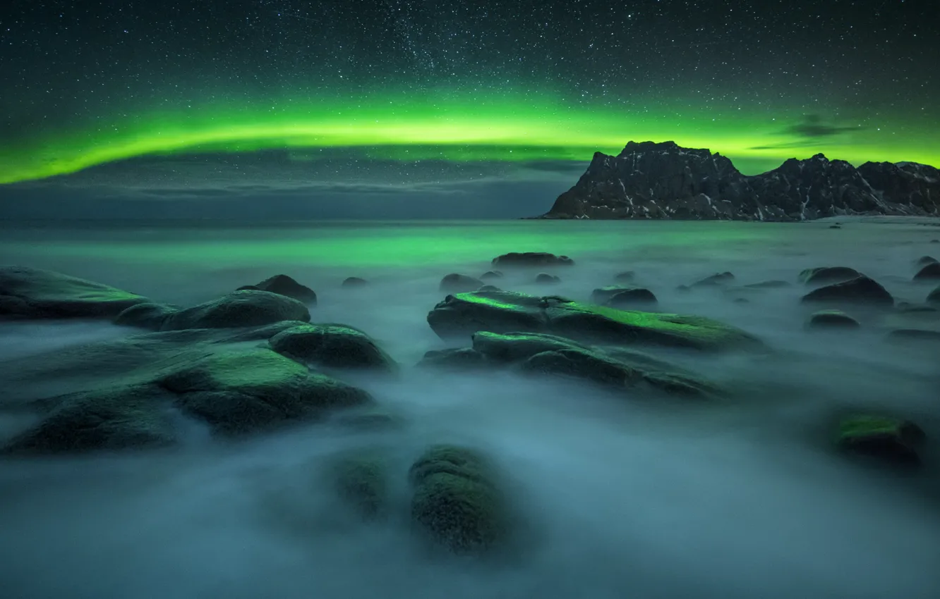 Фото обои море, пейзаж, природа, камни, звёзды, северное сияние, Норвегия, Лофотенские острова