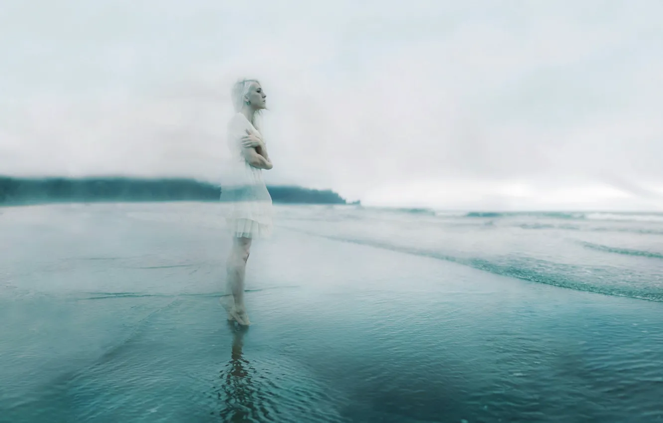 Фото обои море, девушка, призрак