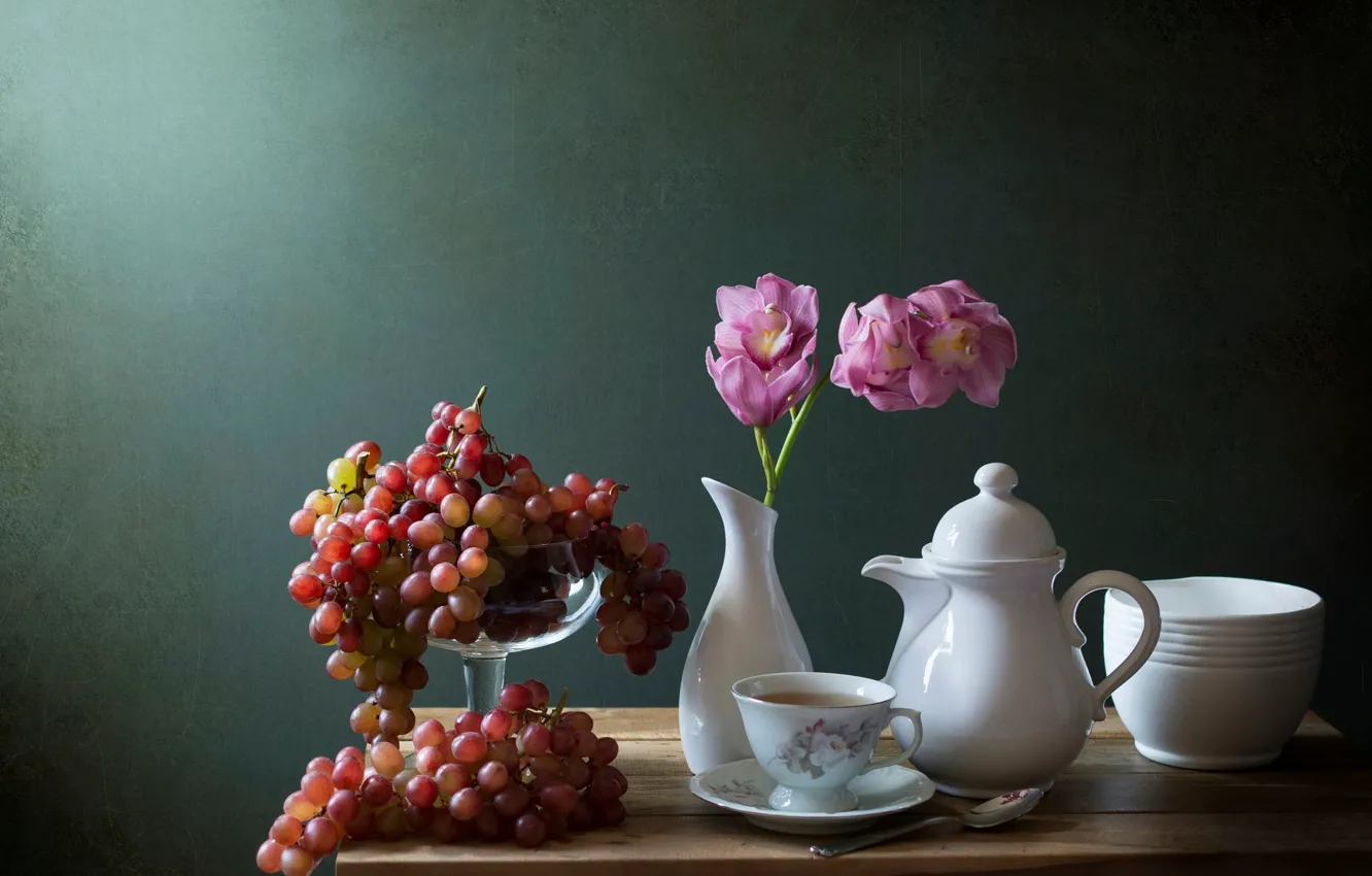 Фото обои цветок, ягоды, виноград, посуда, ваза, натюрморт, орхидея, still life