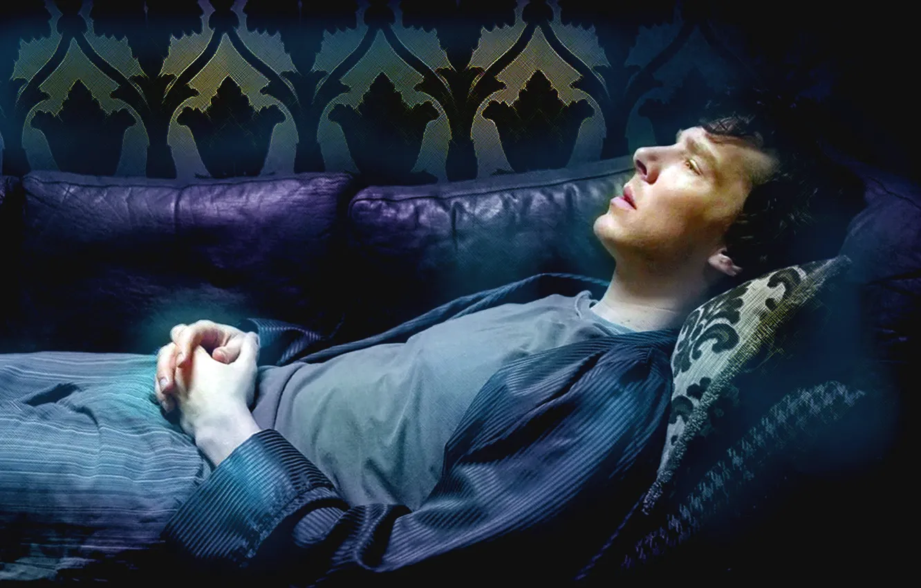 Фото обои диван, размышления, Бенедикт Камбербэтч, Sherlock, Sherlock BBC, Sherlock Holmes, Sherlock (сериал)