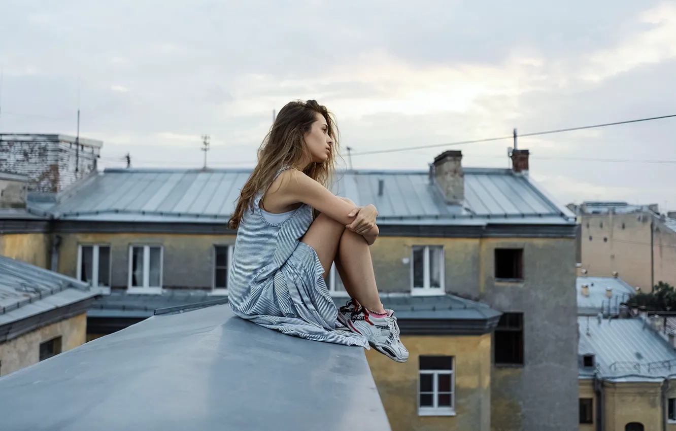 Фото обои девушка, ножки, на крыше, Олег Грицун, Ника Антоненко