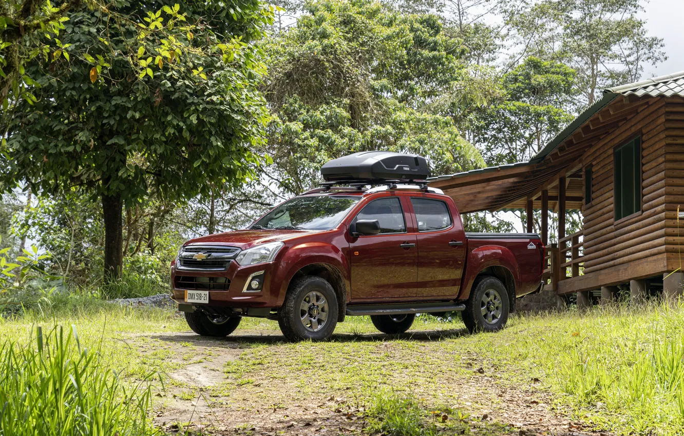 Фото обои деревья, Chevrolet, пикап, изба, Isuzu, 2020, D-Max, 2021