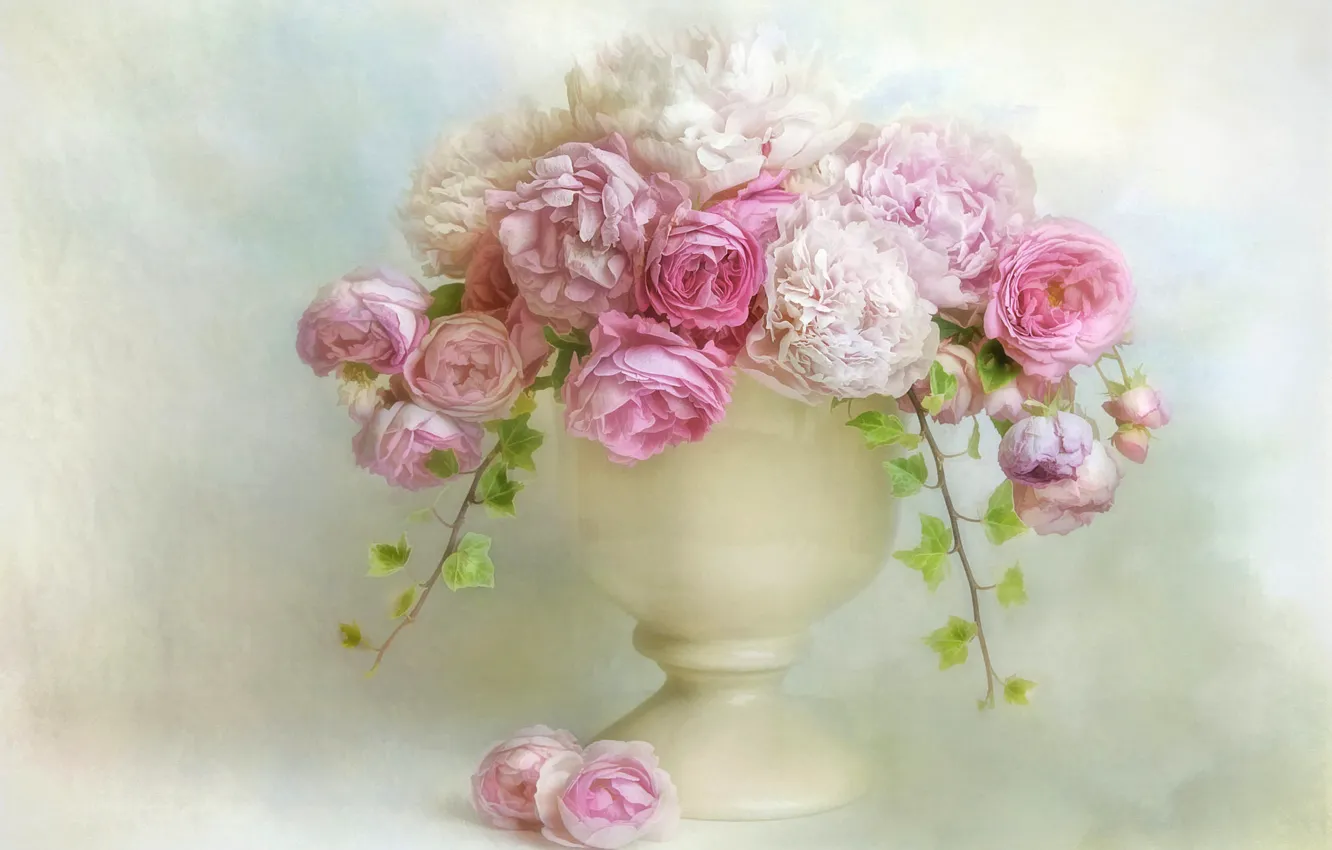 Фото обои листья, цветы, фон, букет, арт, белая, ваза, розовые