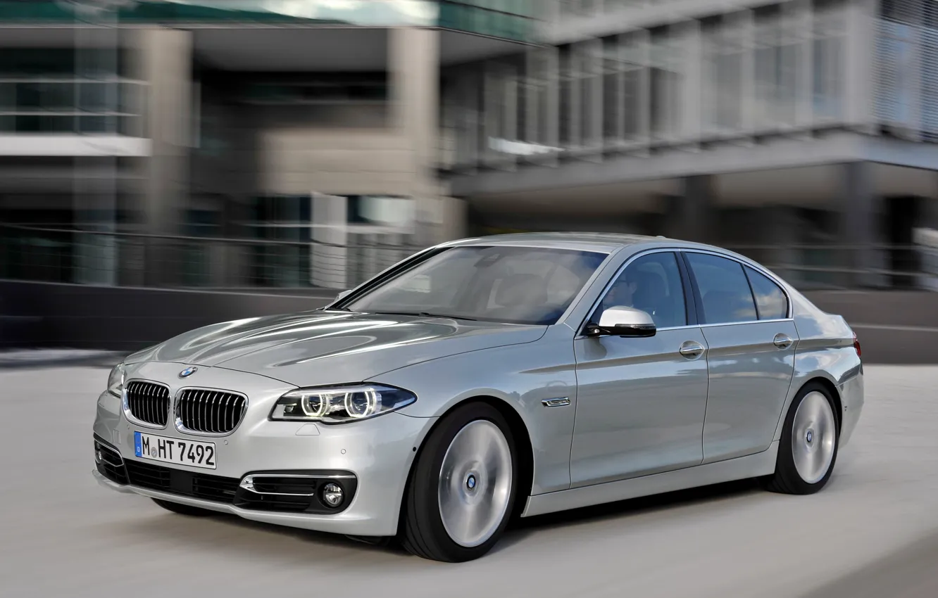 Фото обои машина, бмв, скорость, серебристый, BMW, Sedan, 535i, Luxury Line