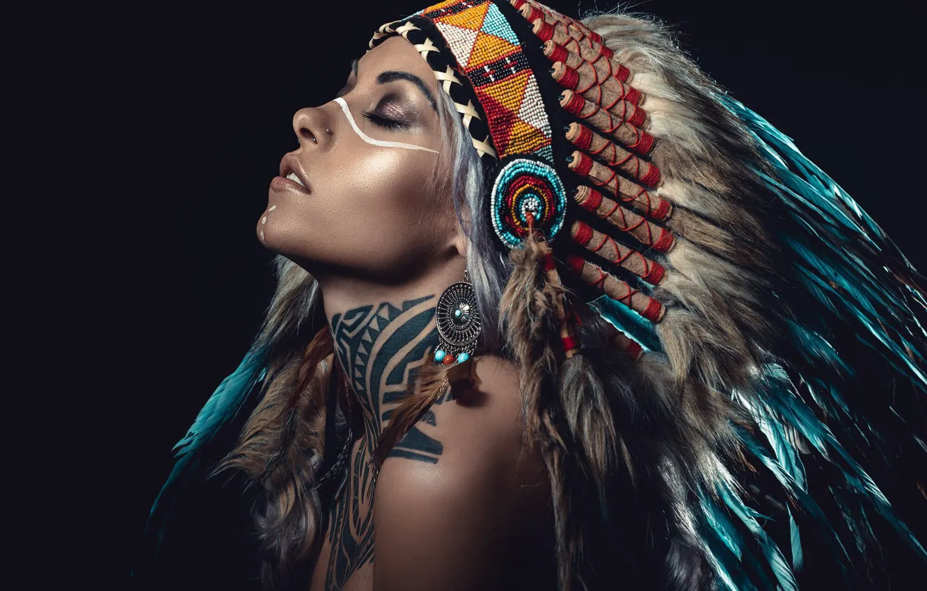 Фото обои woman, feathers, tattoo, cosplay, American aborigine