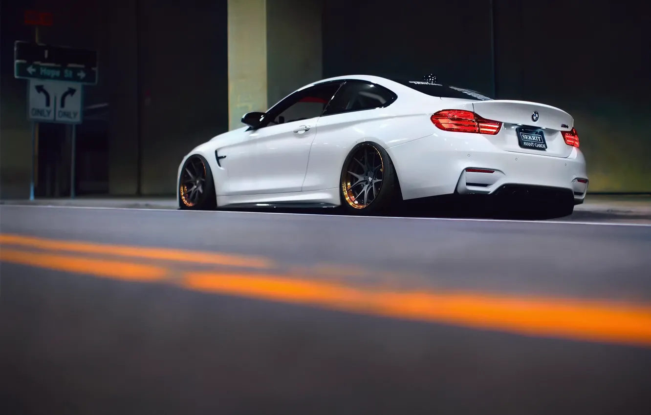 Фото обои BMW, white, F82, BMW M4, Versus DTLA