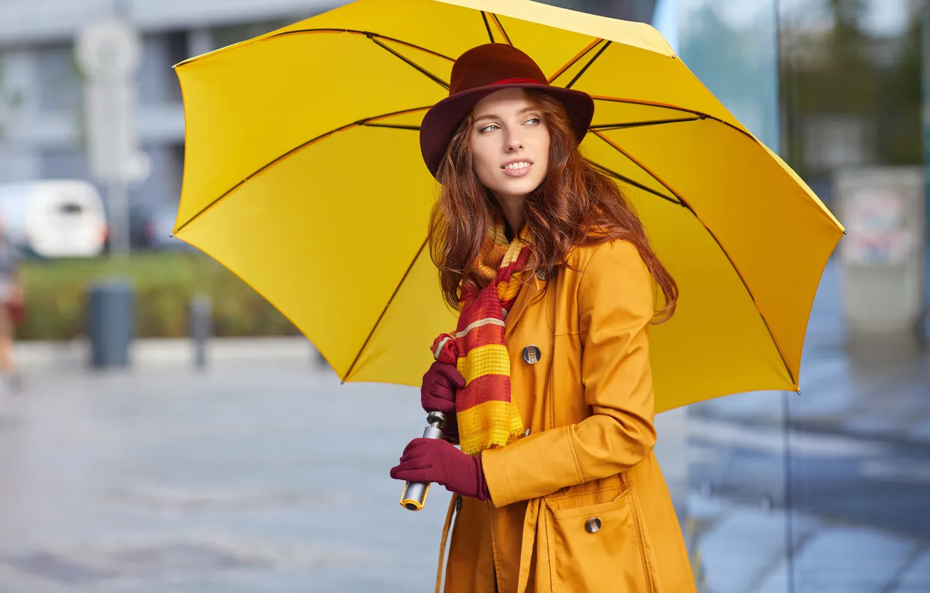 Фото обои поза, жёлтый, портрет, шляпа, зонт, макияж, шарф, прическа