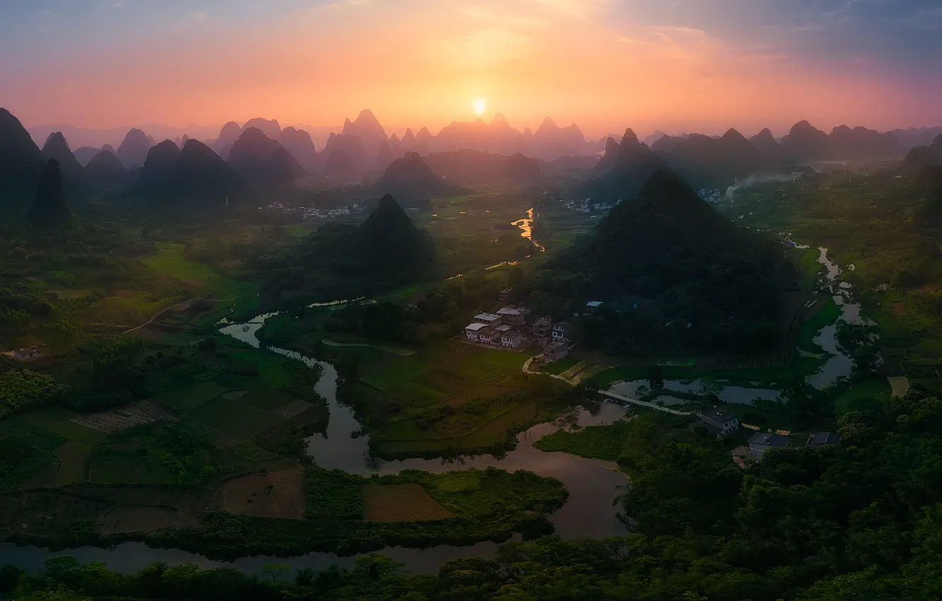 Фото обои солнце, горы, река, холмы, Китай, дымка