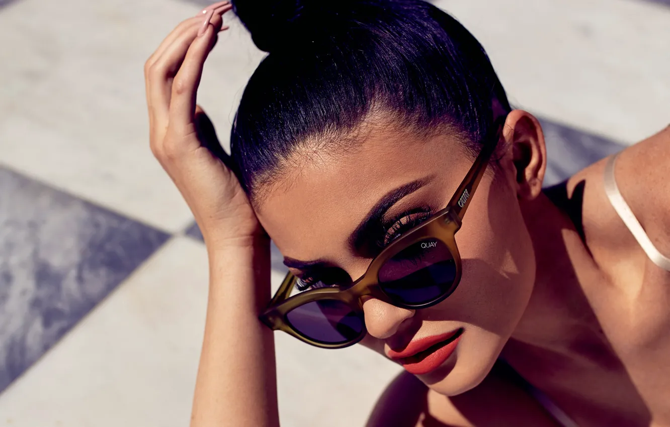Фото обои очки, знаменитость, Kylie Jenner