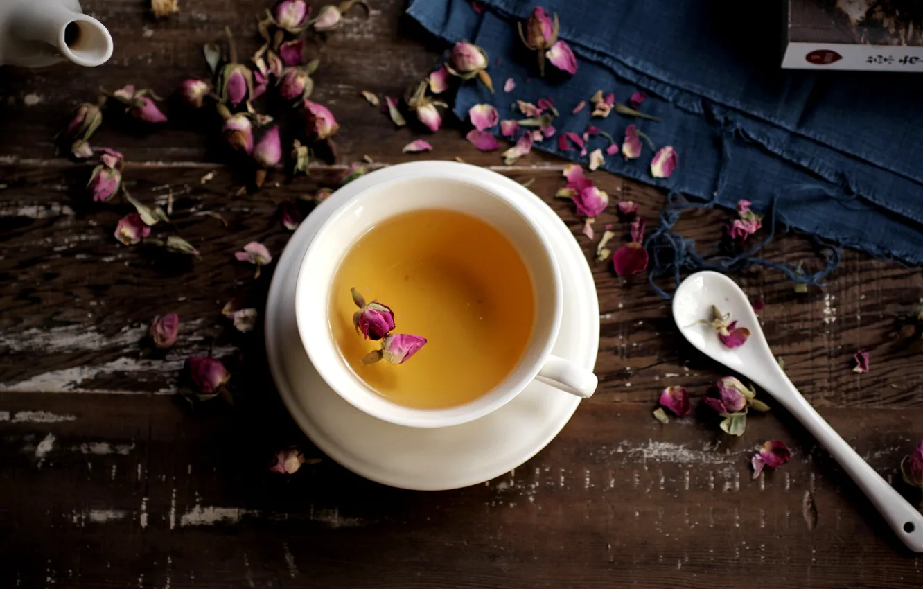 Фото обои чай, розы, сухие, ложка, чашка, белая, розовые, блюдце
