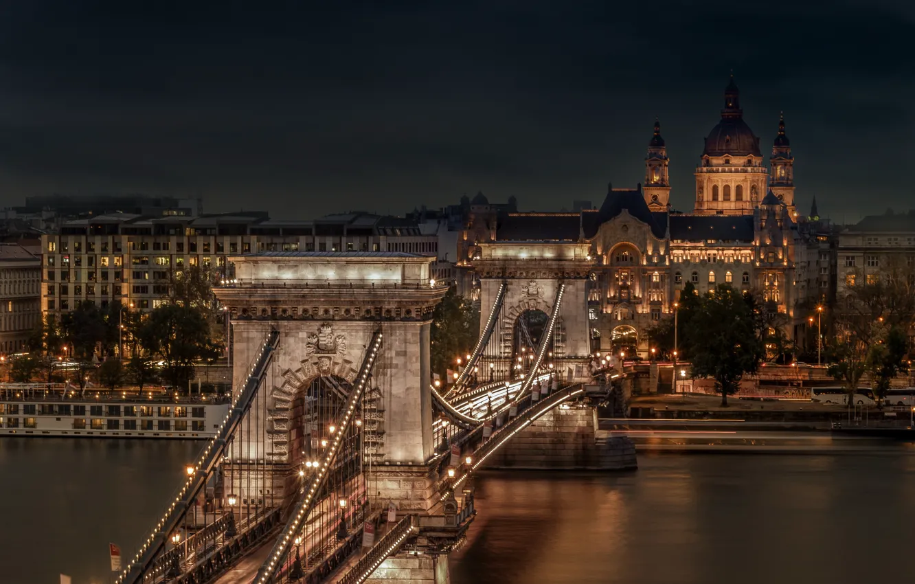 Фото обои Hungary, Budapest, Chain Bridge, St Stephen's Basilica