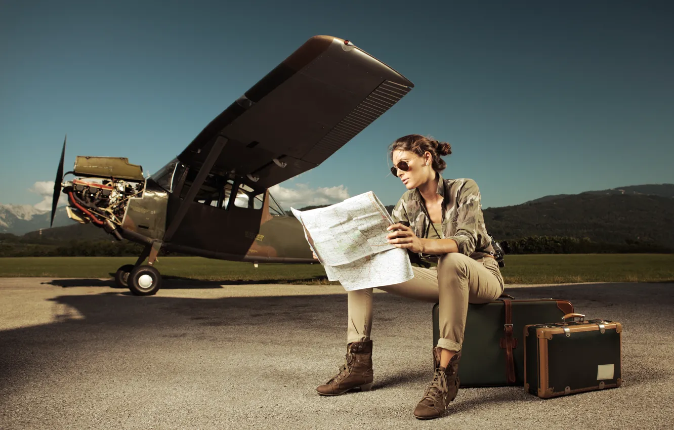 Фото обои карта, Девушка, самолёт, чемоданы