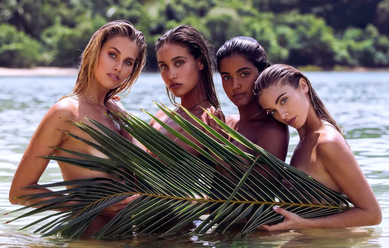 Фото обои models, group, tropical, Wet Bodies