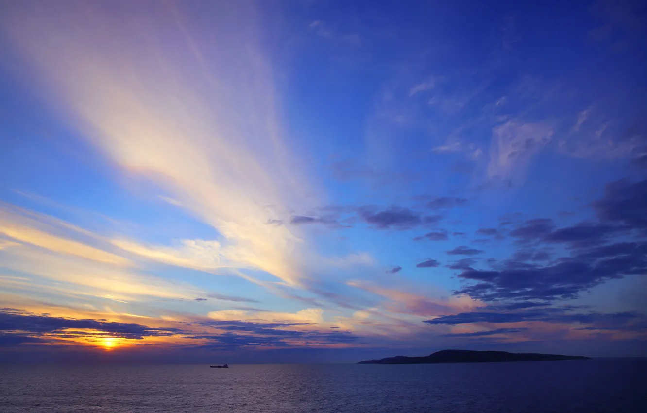 Фото обои море, небо, облака, закат, остров
