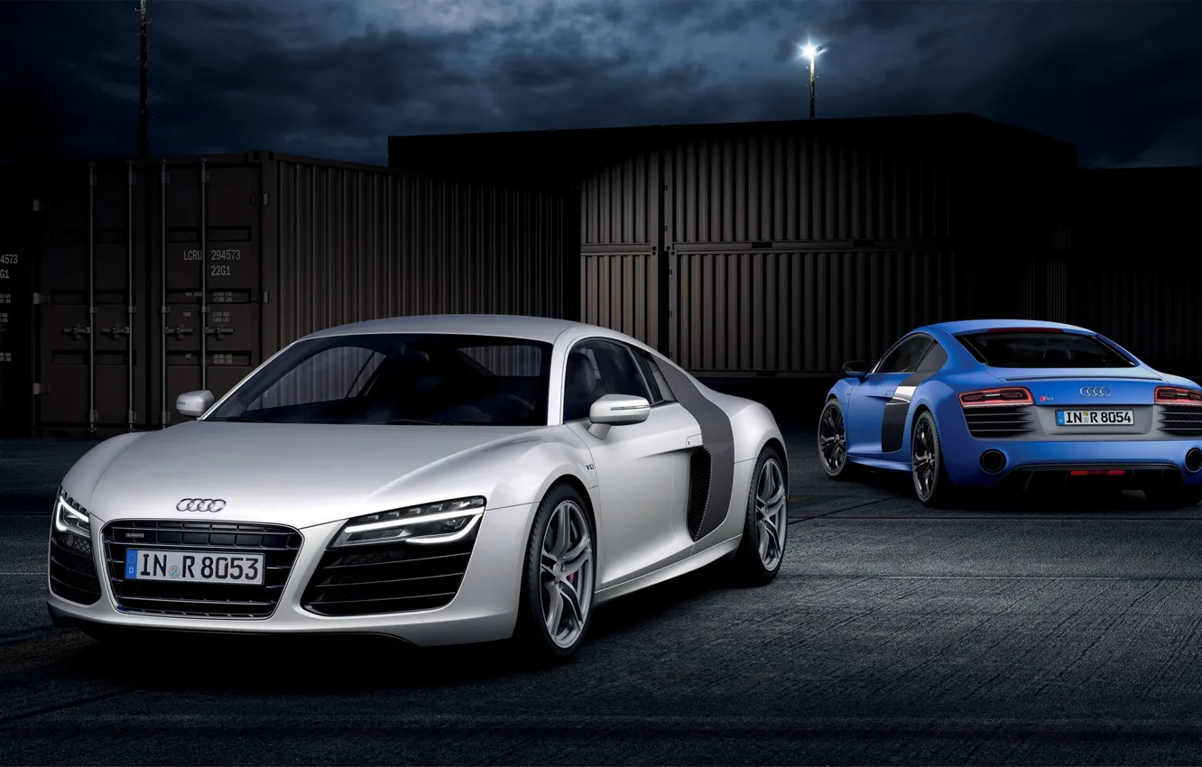 Фото обои Audi, Ночь, Синий, Белый, V10, Контейнеры, Спорткар, Два