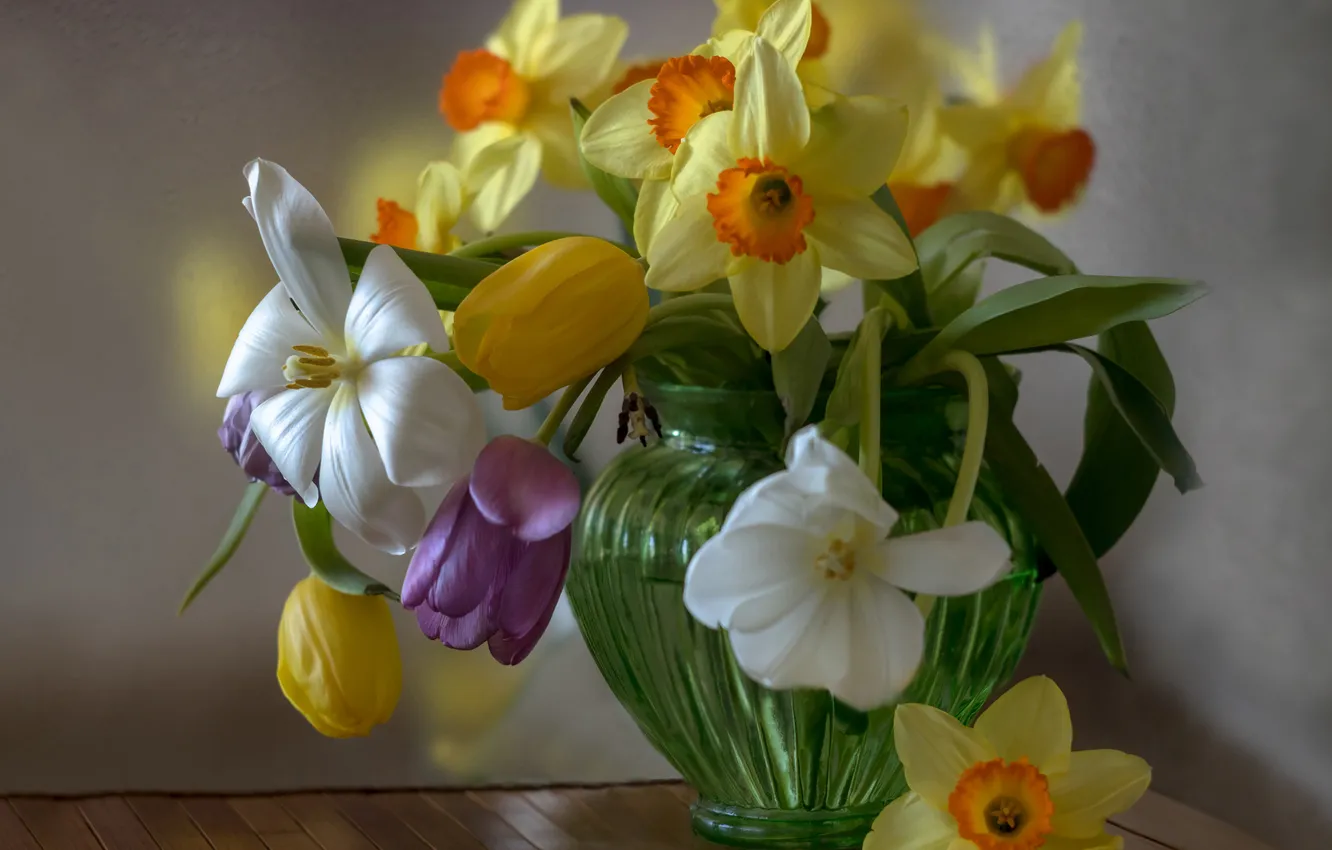 Фото обои тюльпаны, ваза, нарциссы