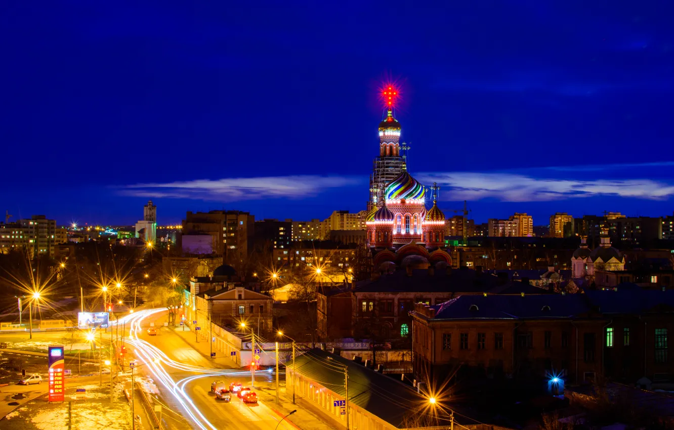 Фото обои дорога, ночь, скорость, ночной пейзаж, фонари, церковь, ночной город