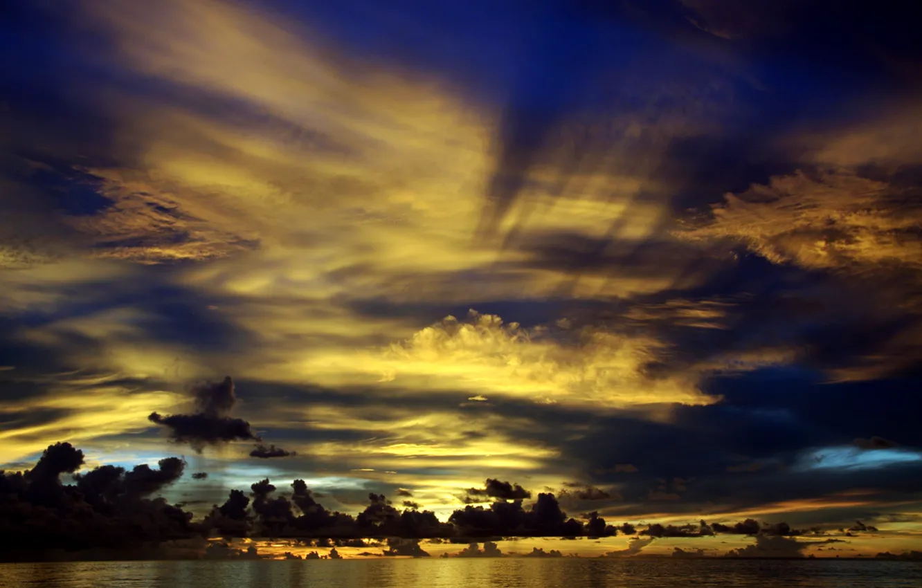 Фото обои вода, облака, закат, тучи, океан, горизонт, Мальдивы, сумерки
