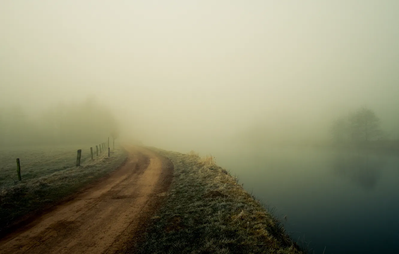 Фото обои дорога, пейзаж, туман, река