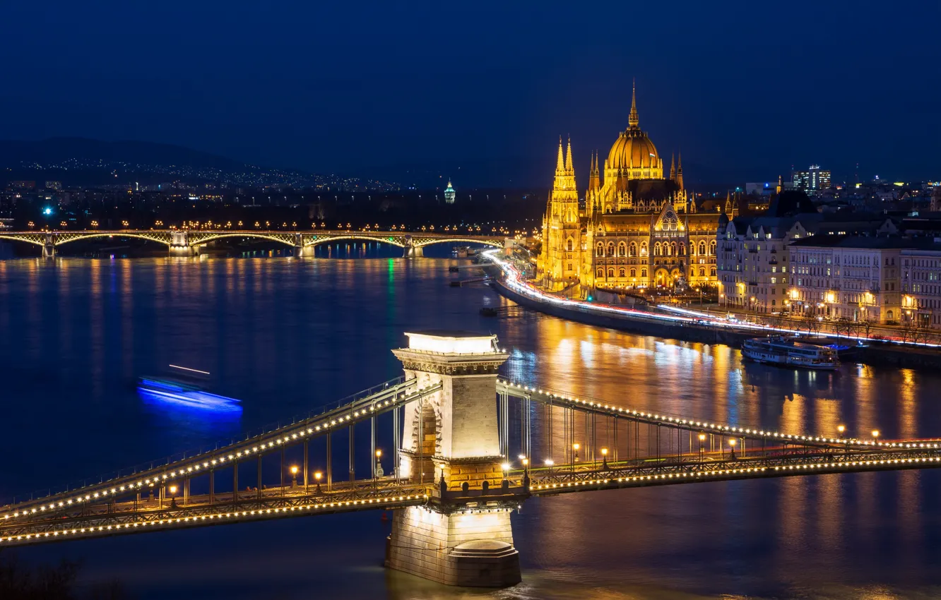 Фото обои ночь, огни, река, дома, фонари, мосты, дворец, Венгрия