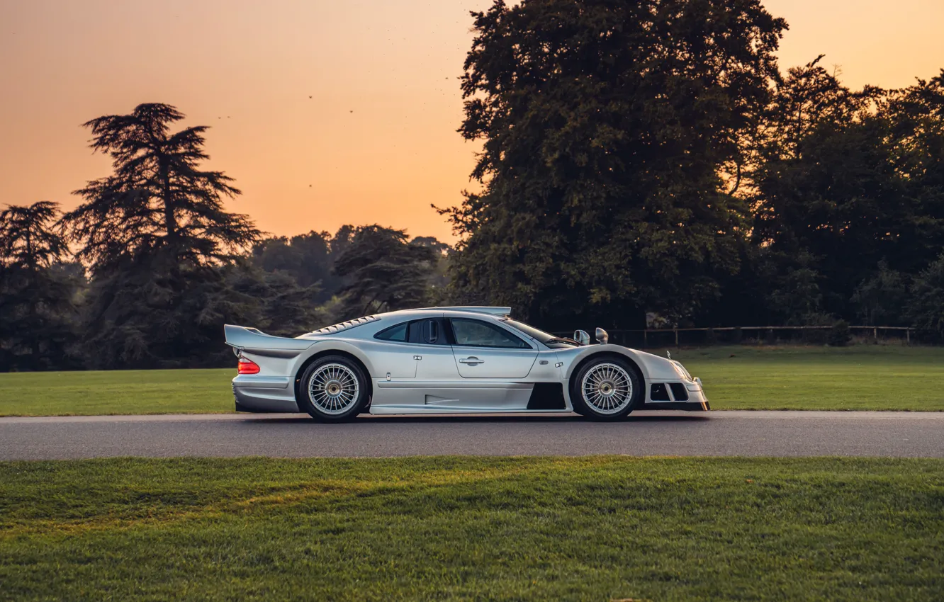 Mercedes Benz CLK GTR AMG Coupe