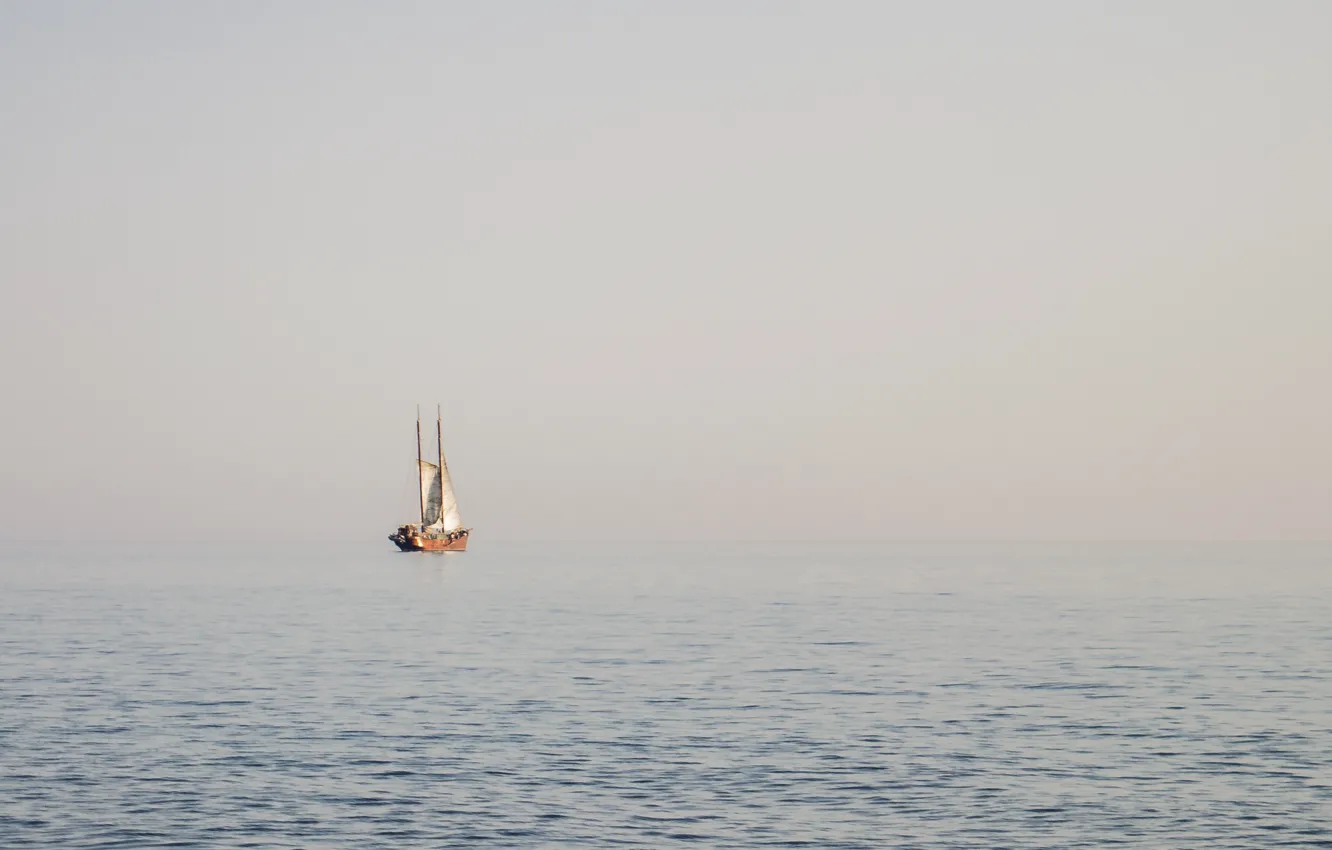 Фото обои море, туман, корабль, утро, паруса