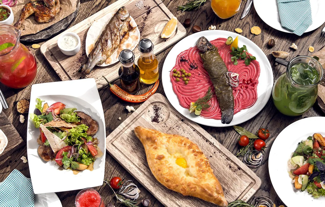 Фото обои рыба, лимонад, салат, ассорти, хачапури, грузинская кухня